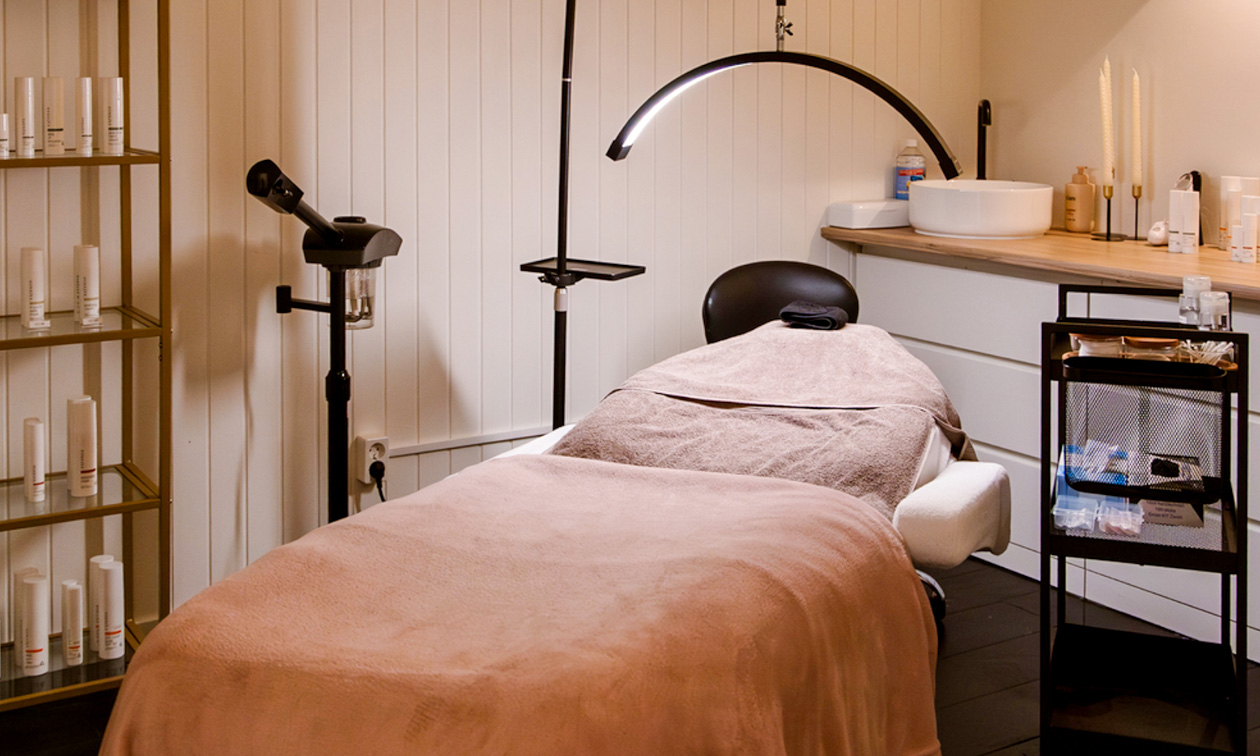 By Moon Beauty Salon