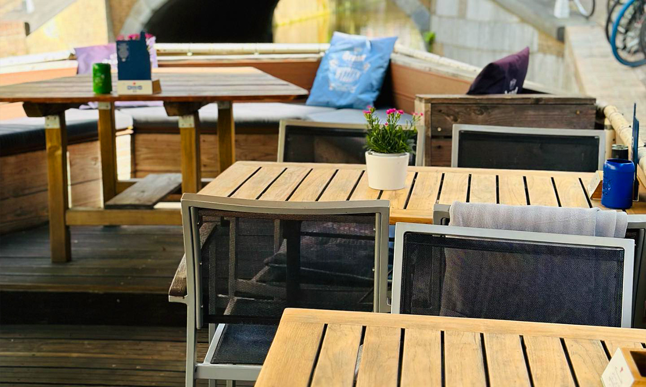 Café-Restaurant de V