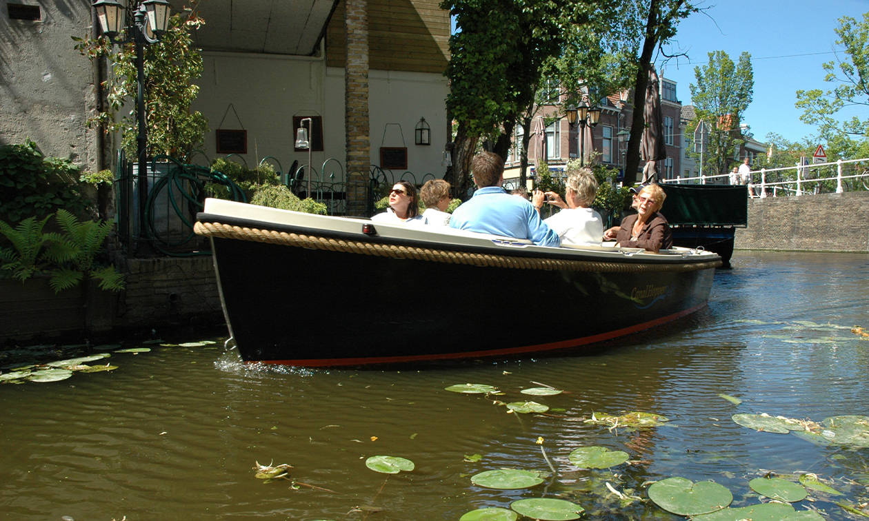 Canal Hopper Delft
