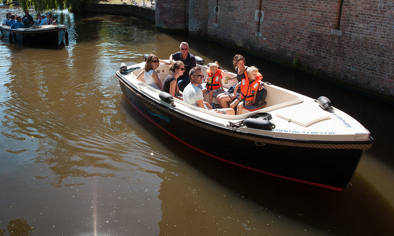 Canal Hopper Delft
