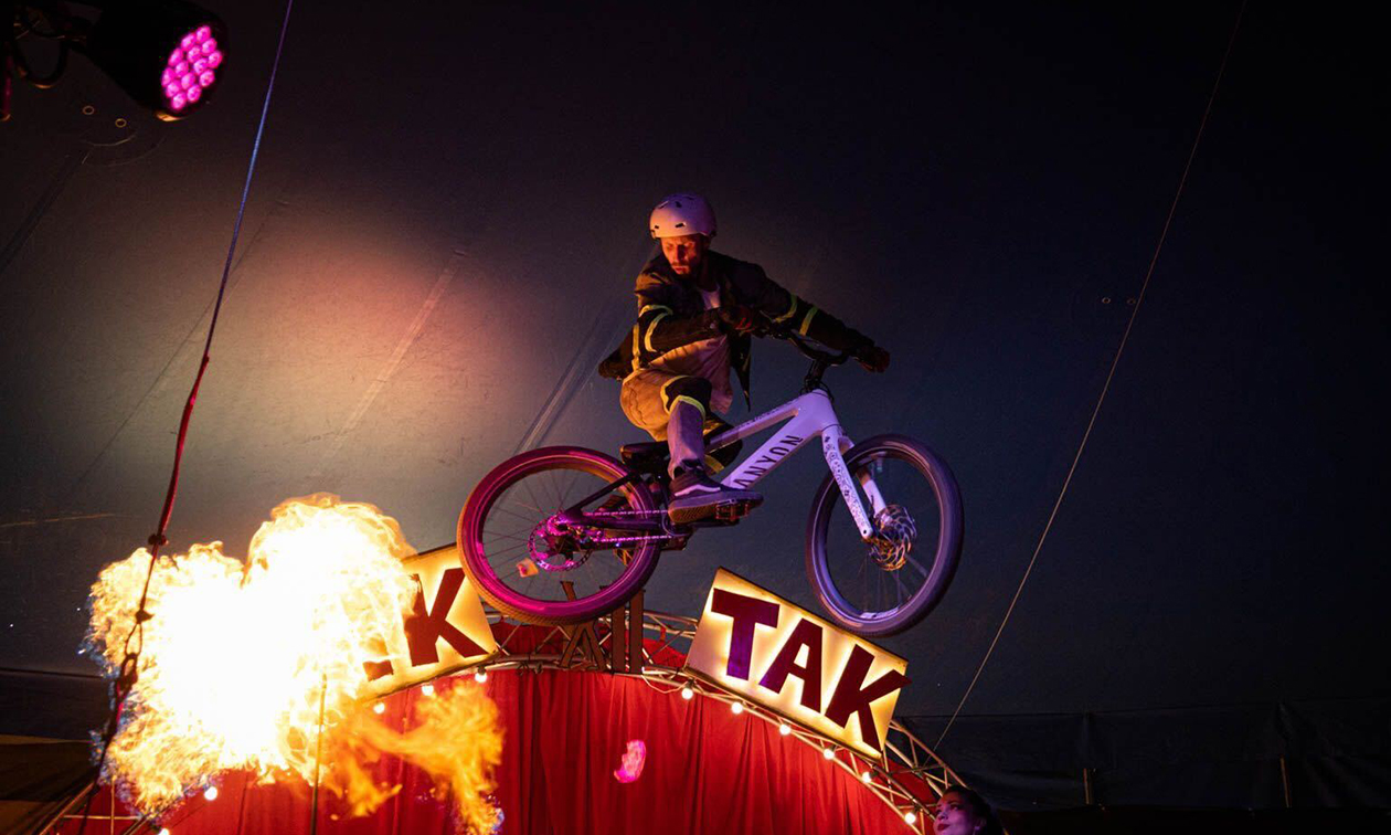 Circus Tik Tak