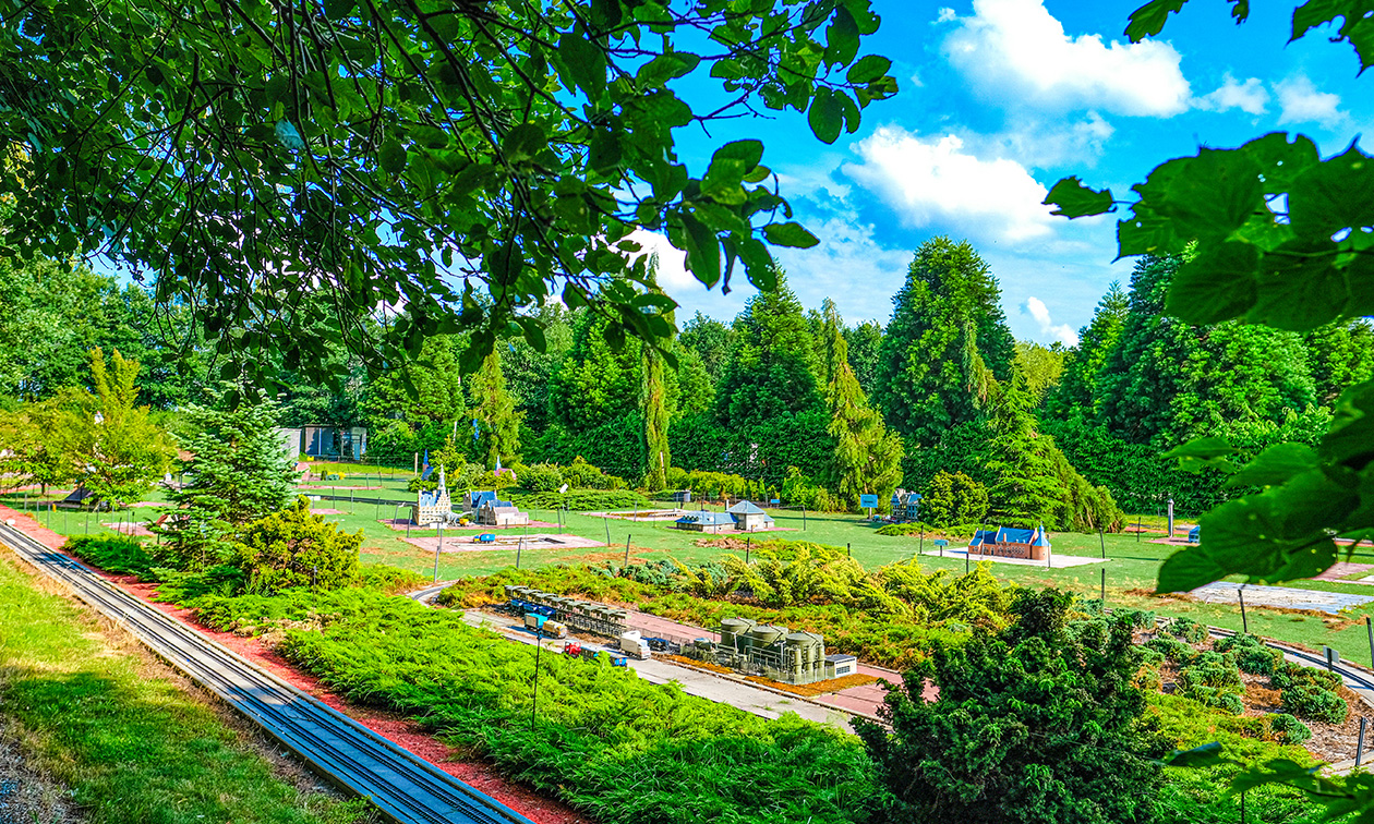 Dinopark & Landgoed Tenaxx