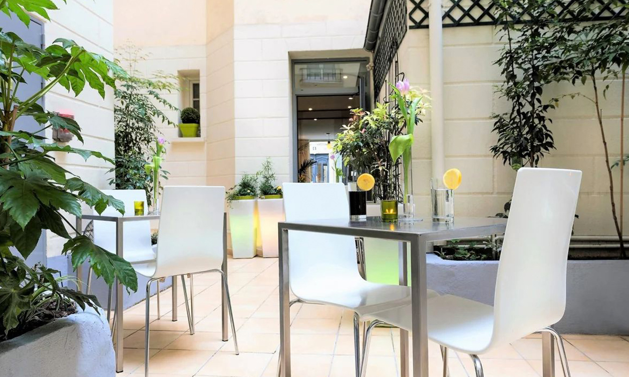 Hôtel Glasgow Monceau by Patrick Hayat