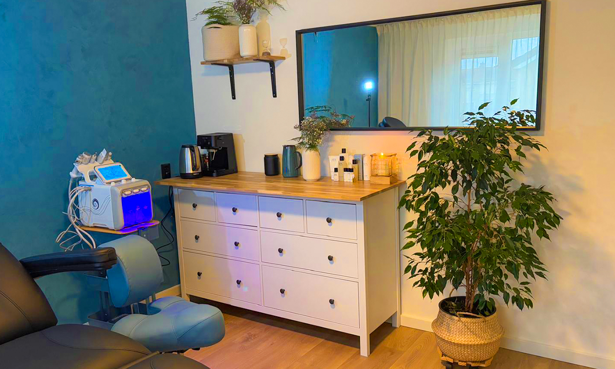 K. Place - beauty salon