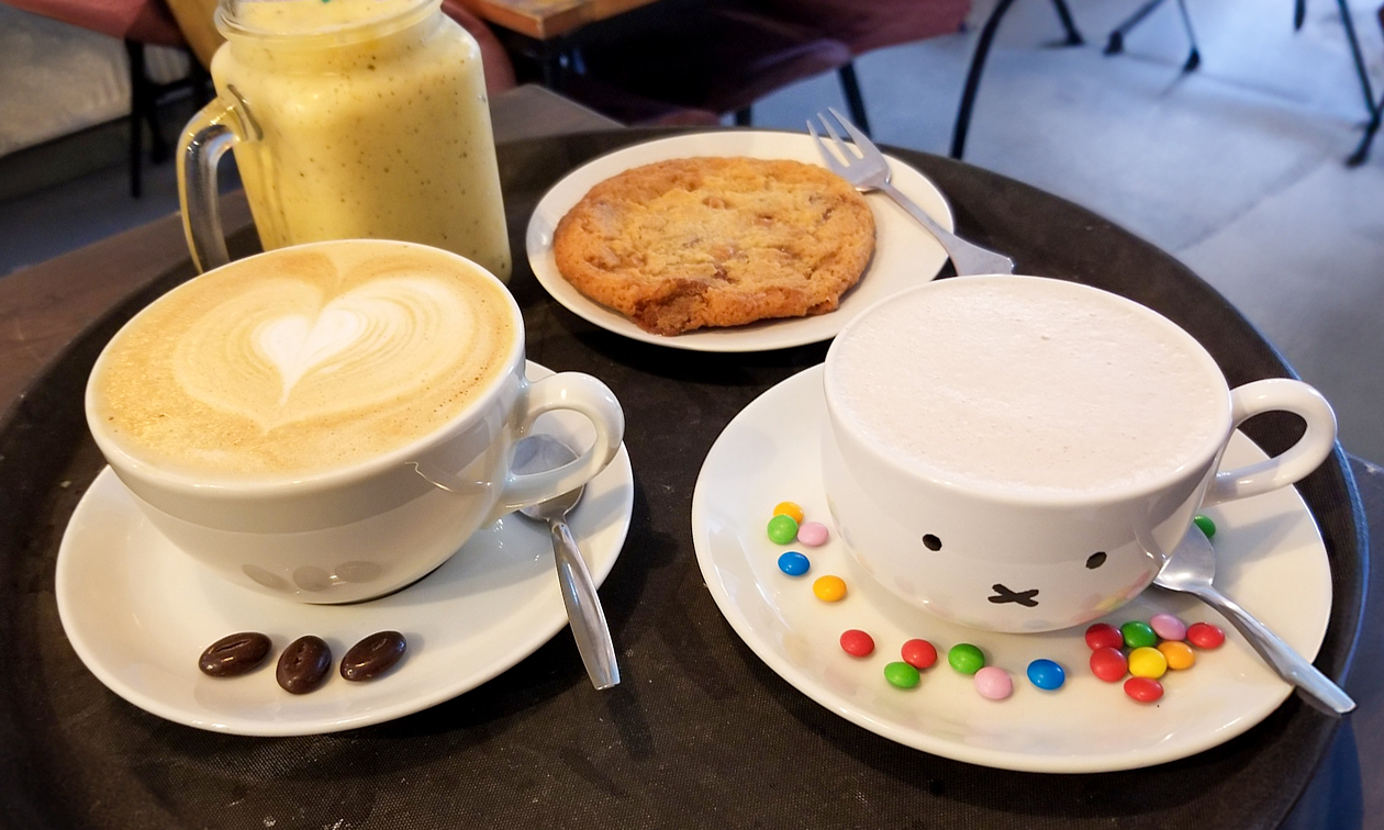 Latte Heart Coffee & Cakes