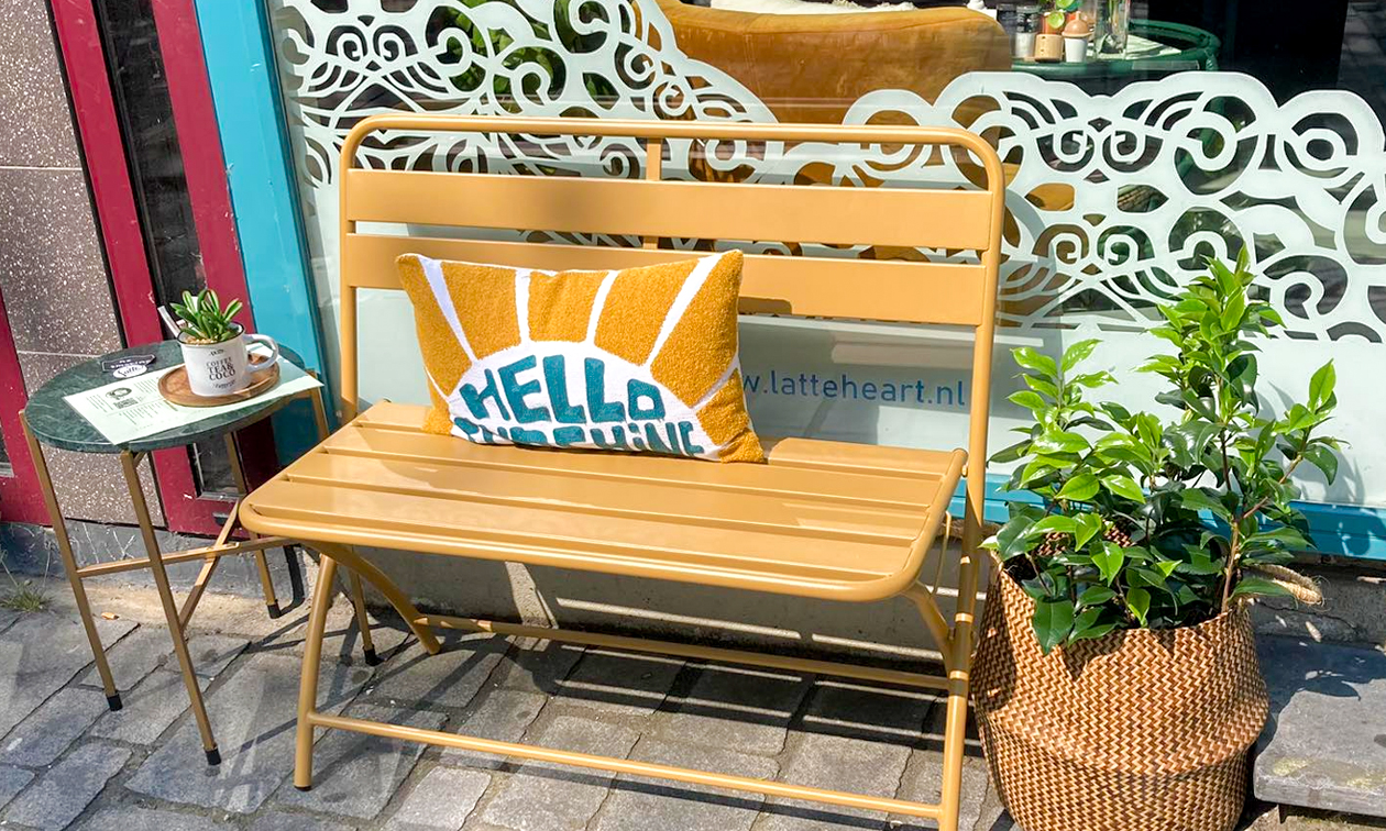 Latte Heart Coffee & Cakes