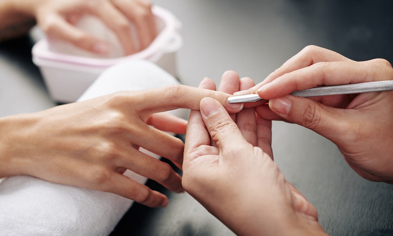 Ophrys Nailstudio, Nagelbehandeling naar keuze bespaar 50% in  Roosendaal-BoZ via Social Deal