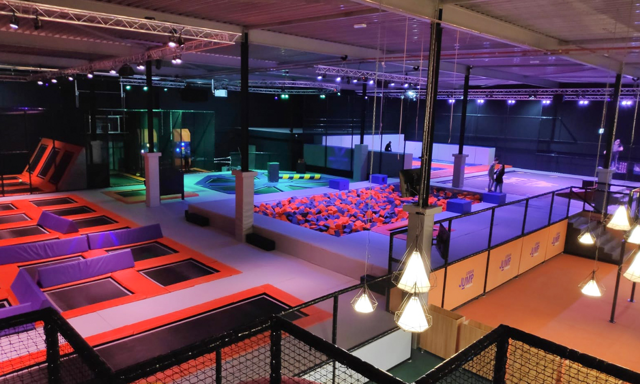 Zonder twijfel lied kassa Urban Jump & Playground | Indoor trampoline park, Trampolinespringen (2 of  3 uur) bespaar 42% in Drenthe via Social Deal