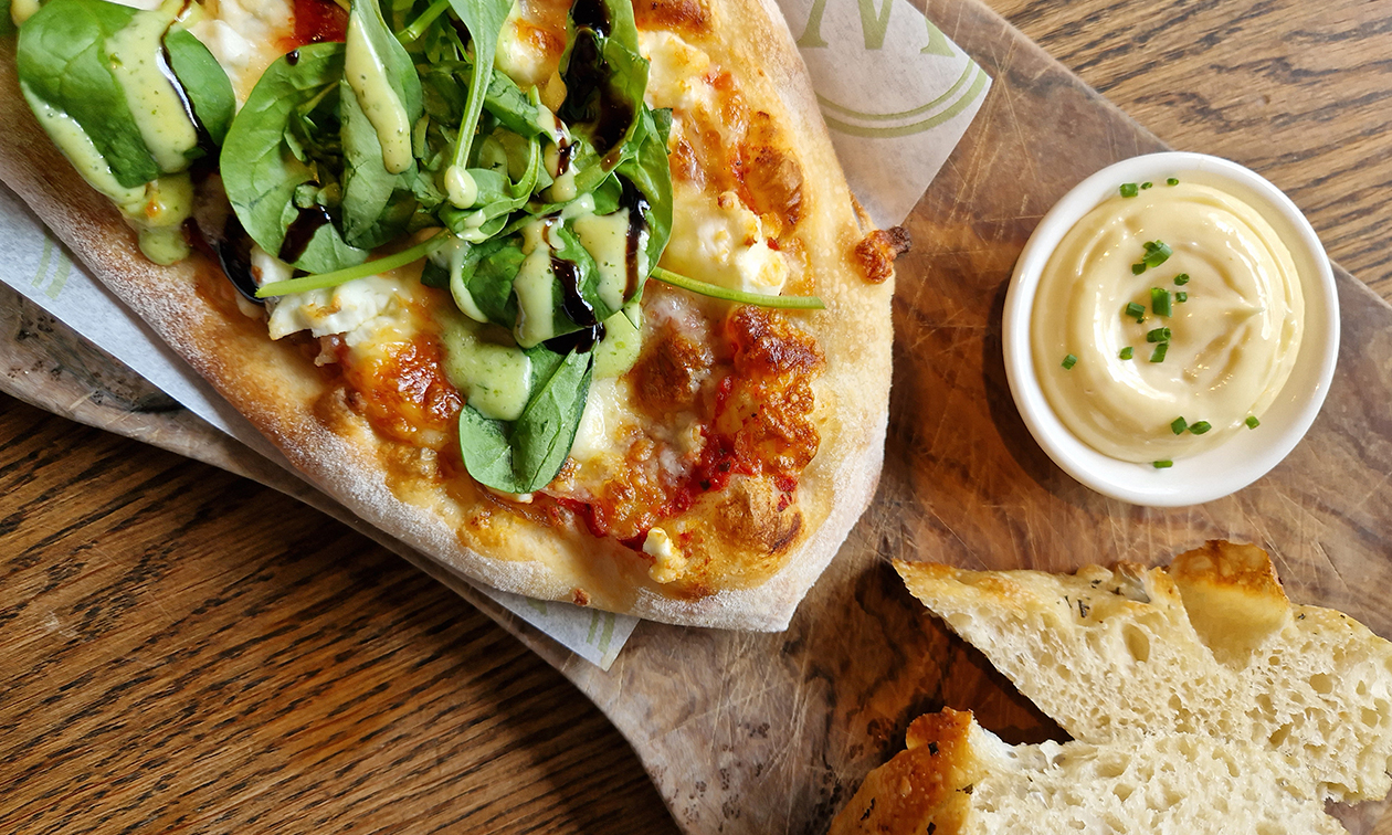 WOODSTONE Pizza and Wine Almere