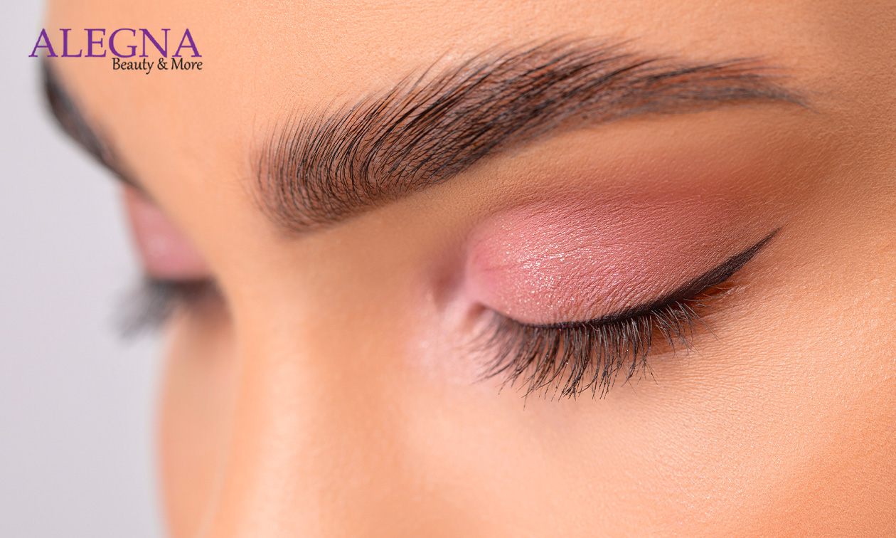 Wenkbrauwbehandeling naar keuze of wimperlift