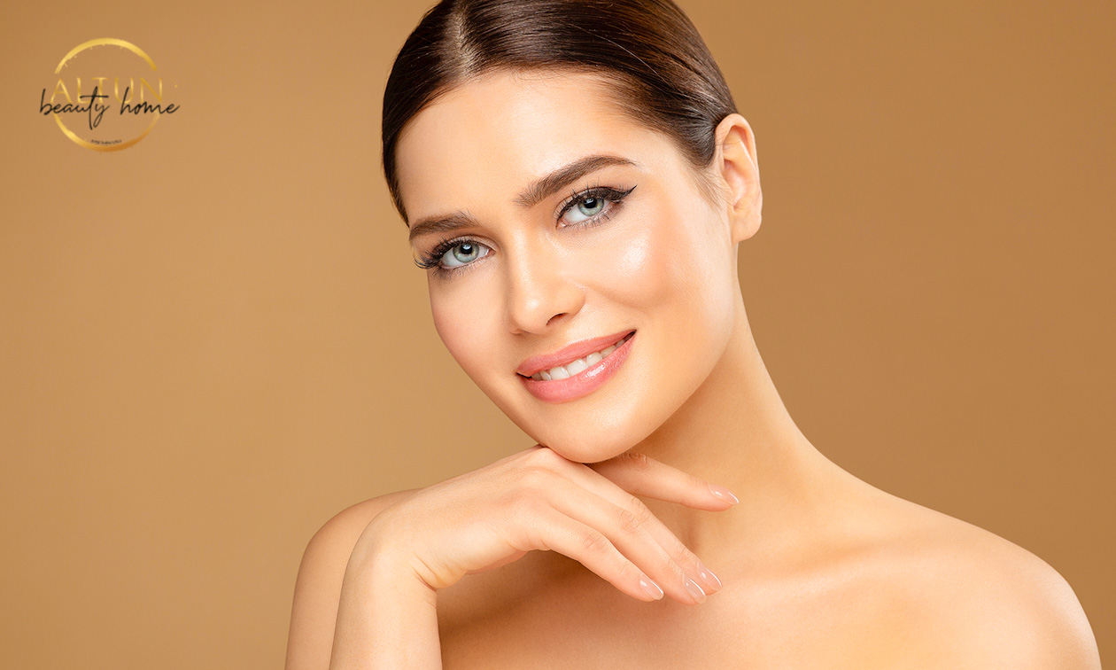 Carbon laser peeling + hydrofacial of permanente make-up verwijderen