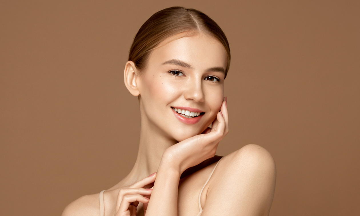 Gezichtsbehandeling naar keuze (45 of 60 min)