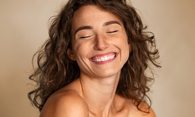 Gezichtsbehandeling + energetische healing (+/- 105 min)