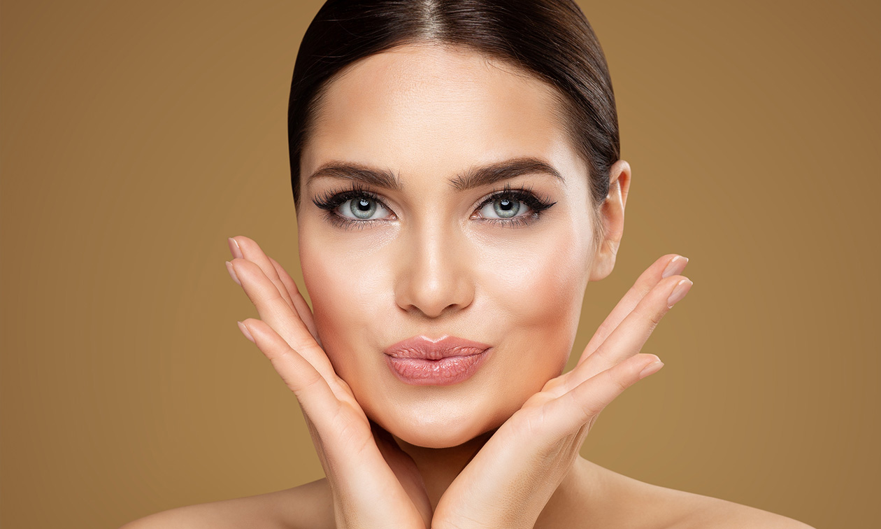 Wimper- of wenkbrauwbehandeling of permanente make-up + nabehandeling