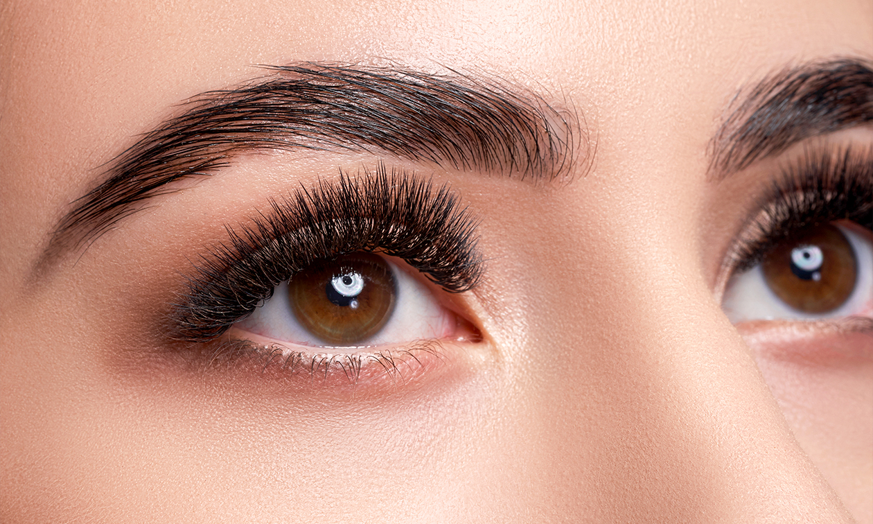 Brow lamination, wimperlift of wimperextensions