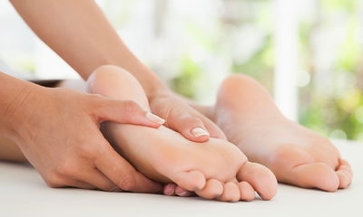 Fußpflege inkl. Fuß- und Beinmassage (45 Minuten)