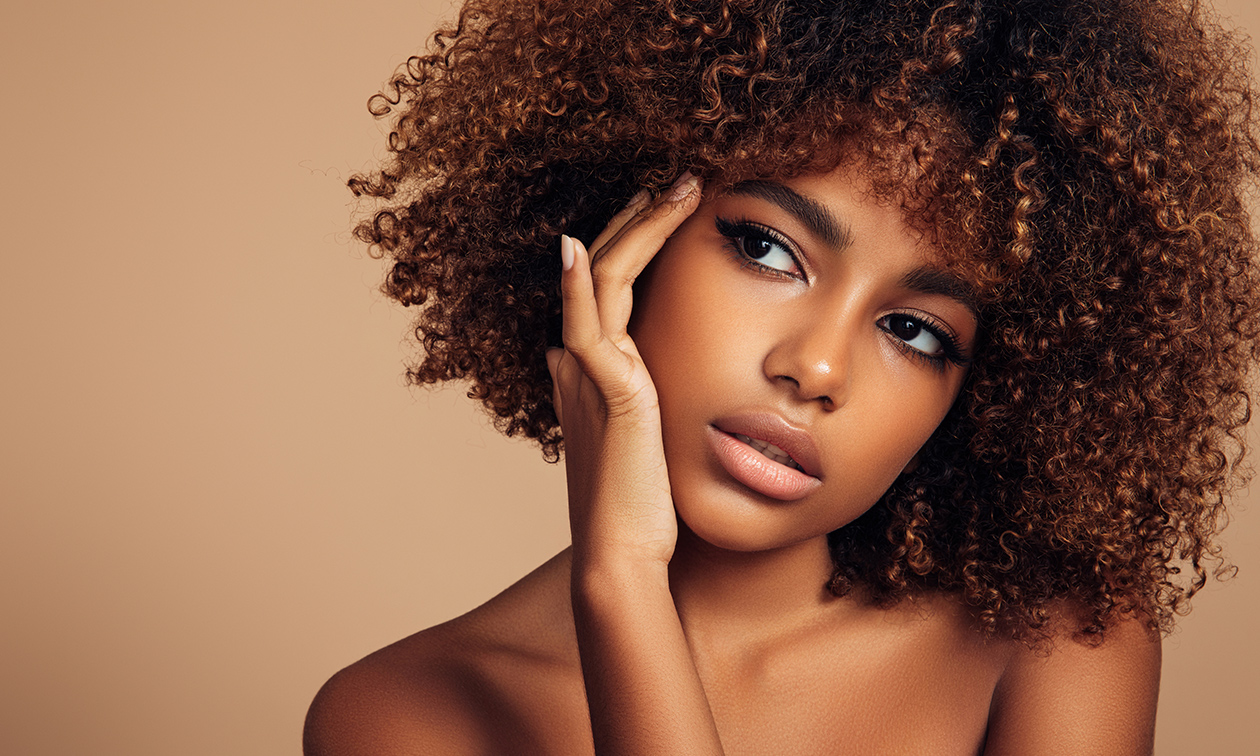 Carbon laser peeling of permanente make-up + nabehandeling