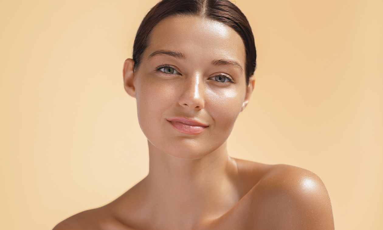 1 of 3 fruitzuur- of chemische peeling(s) + LED-therapie of HIFU-behandeling