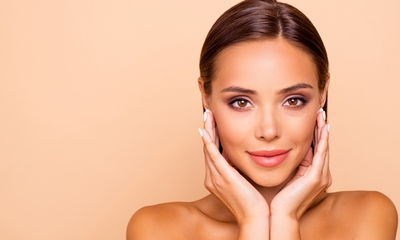 Gezichtsbehandeling naar keuze (45 of 75 min)