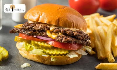 Smashburger + friet + saus + drankje naar keuze voor afhaal bij Bistro Middelburg