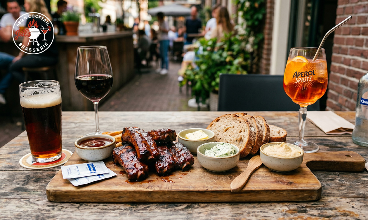 Borrelplateau + glas huiswijn, tapbier, frisdrank of cocktail