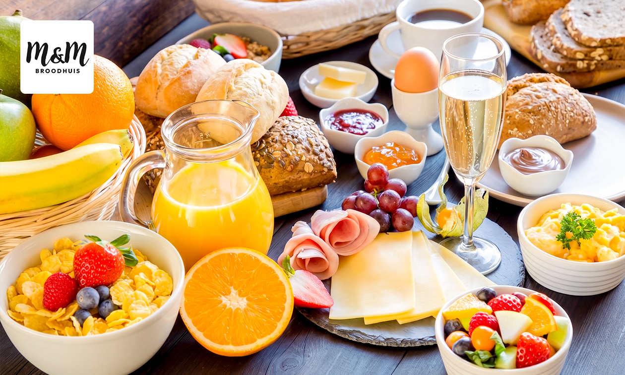 Luxe ontbijt + glas cava