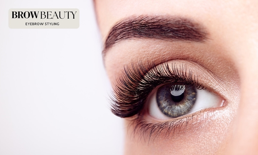 Wenkbrauw- of wimperbehandeling naar keuze
