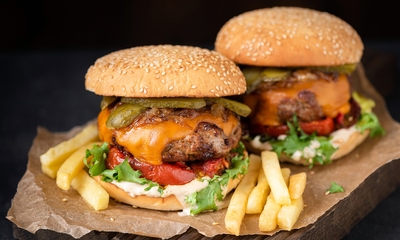 Burger + Beilage + Dip nach Wahl in Bonn
