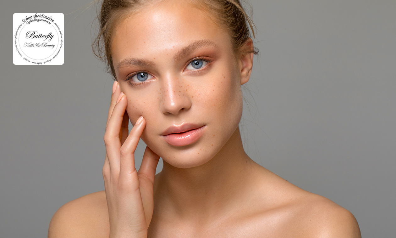 Gezichtsbehandeling naar keuze