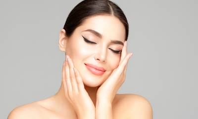 Wenkbrauwbehandeling of permanente make-up naar keuze