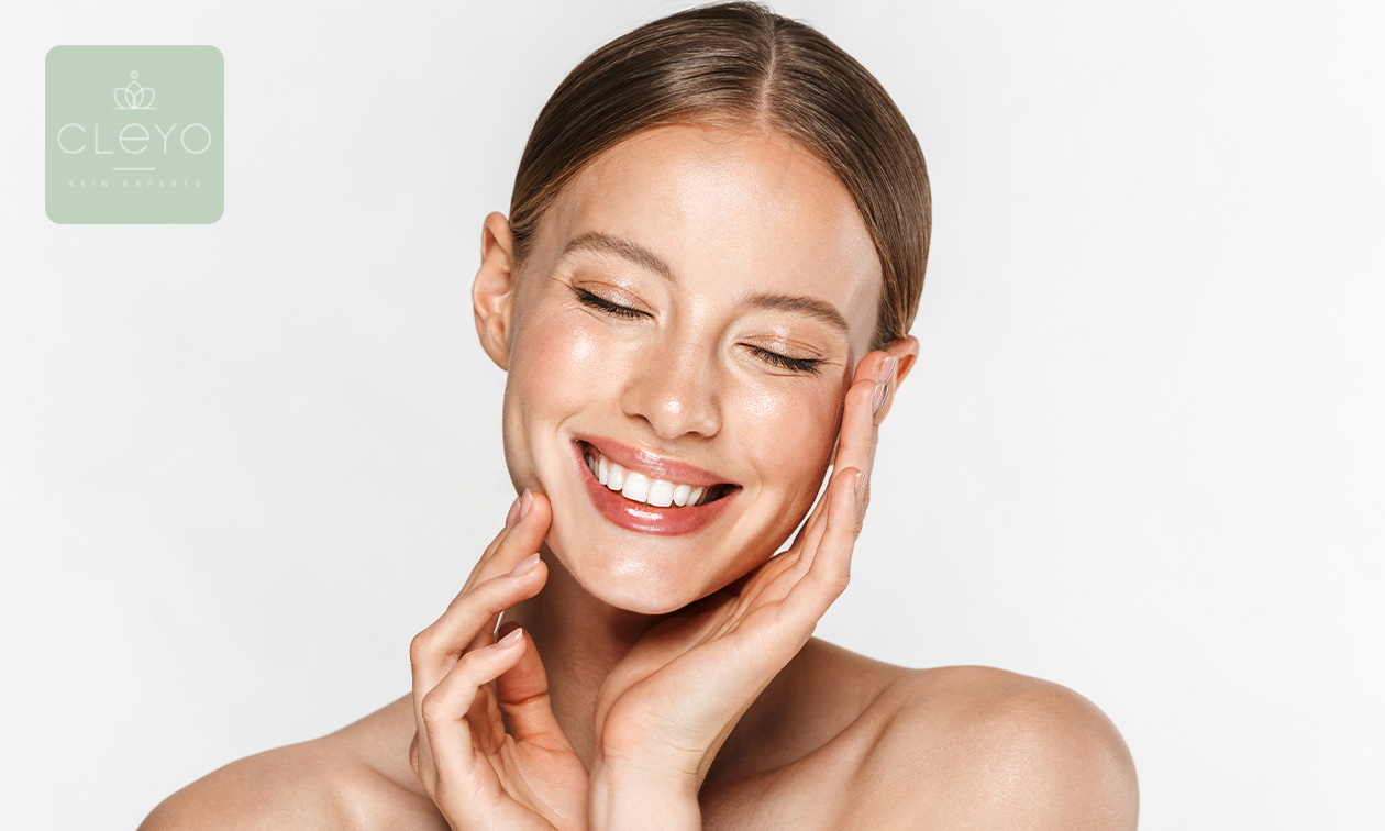 Microdermabrasie-gezichtsbehandeling naar keuze