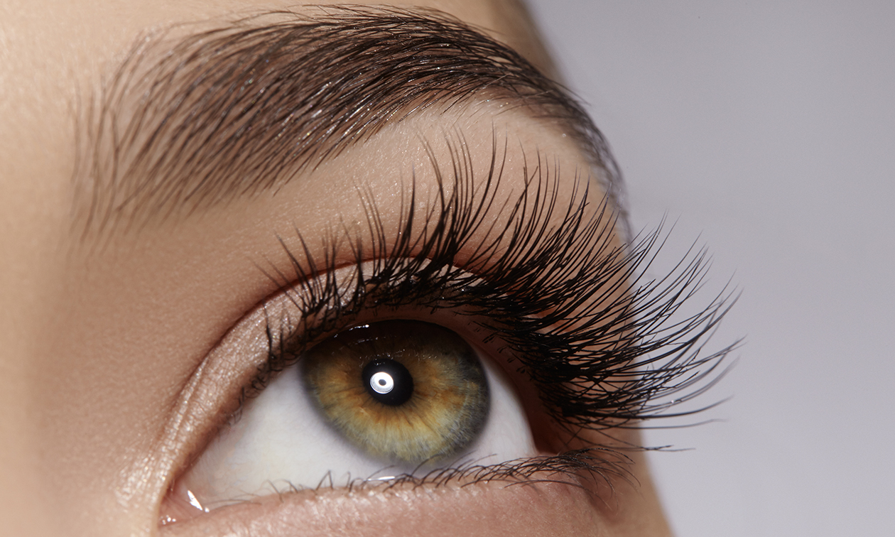 Wenkbrauwbehandeling naar keuze of wimperlift