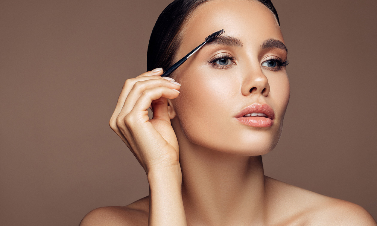 Wenkbrauwbehandeling naar keuze