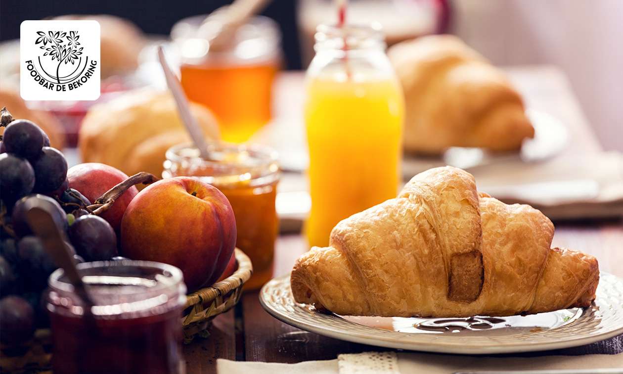 Uitgebreid ontbijt + glas cava