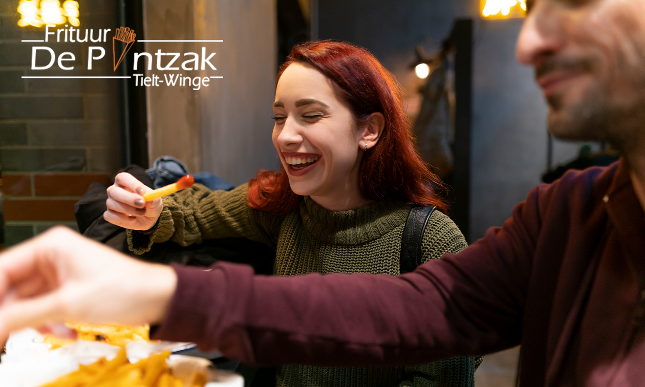 Friet + snack + saus bij De Puntzak