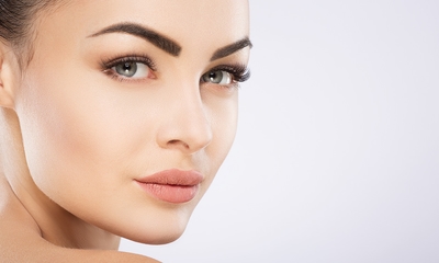 Wimperextensions of wenkbrauwshaping + henna brows