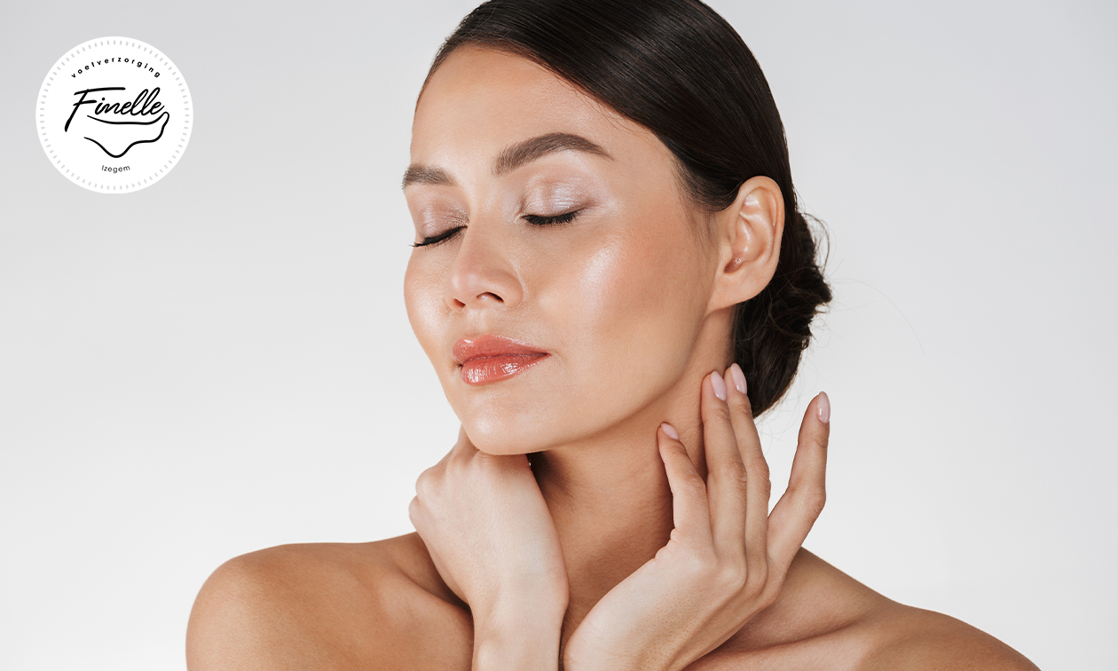 HIFU facelift-behandeling naar keuze of gezichtsbehandeling (75 min)