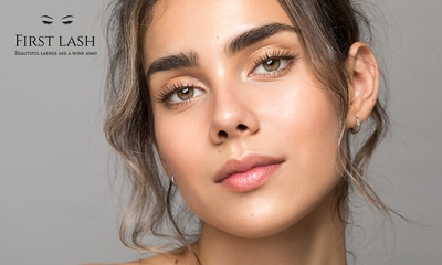 Wenkbrauw- of wimperbehandeling naar keuze