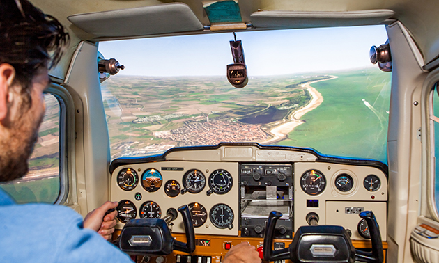 Vliegen in een flight simulator