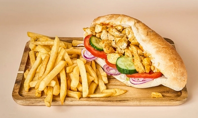 Baguette oder 4 Chicken Nuggets + Pommes in Düsseldorf
