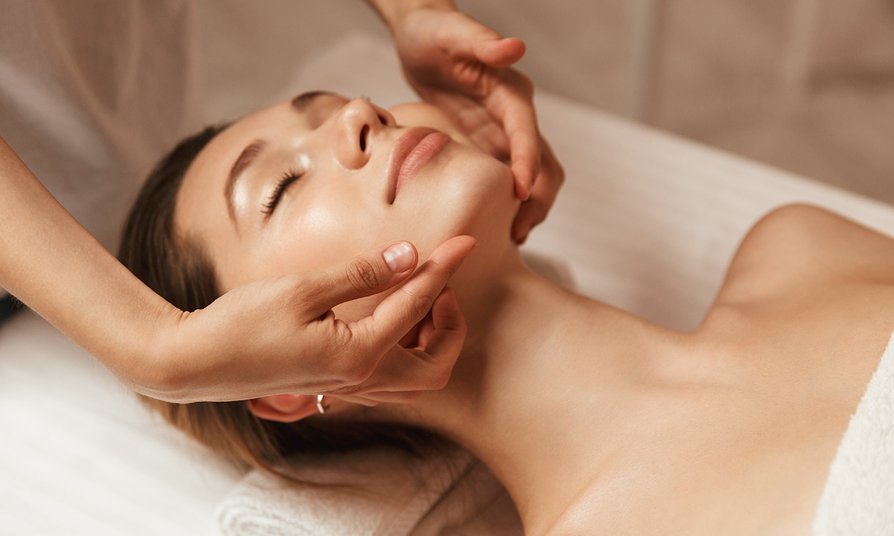 Gezichtsbehandeling (60 of 90 min) of massage (45 min)