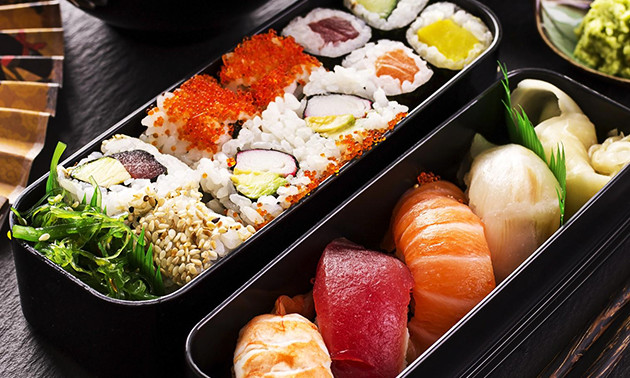 Take-away sushibox (26 óf 43 stuks) bij Hanami Sushi