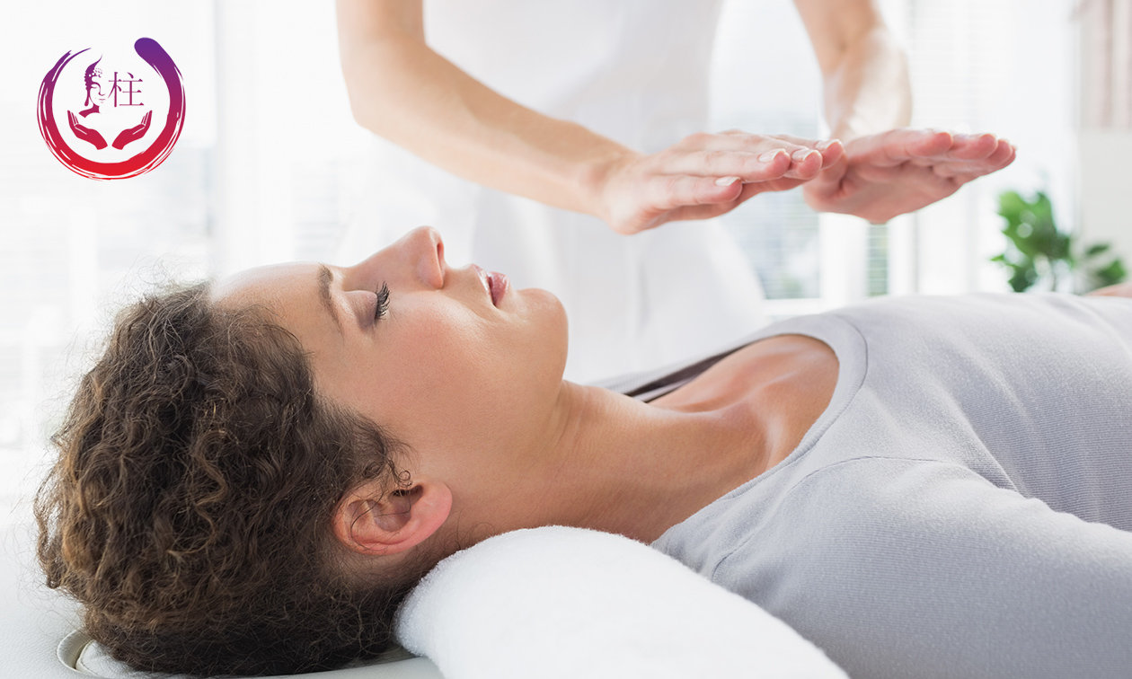 Reikibehandeling + evt. edelstenen (60 min)
