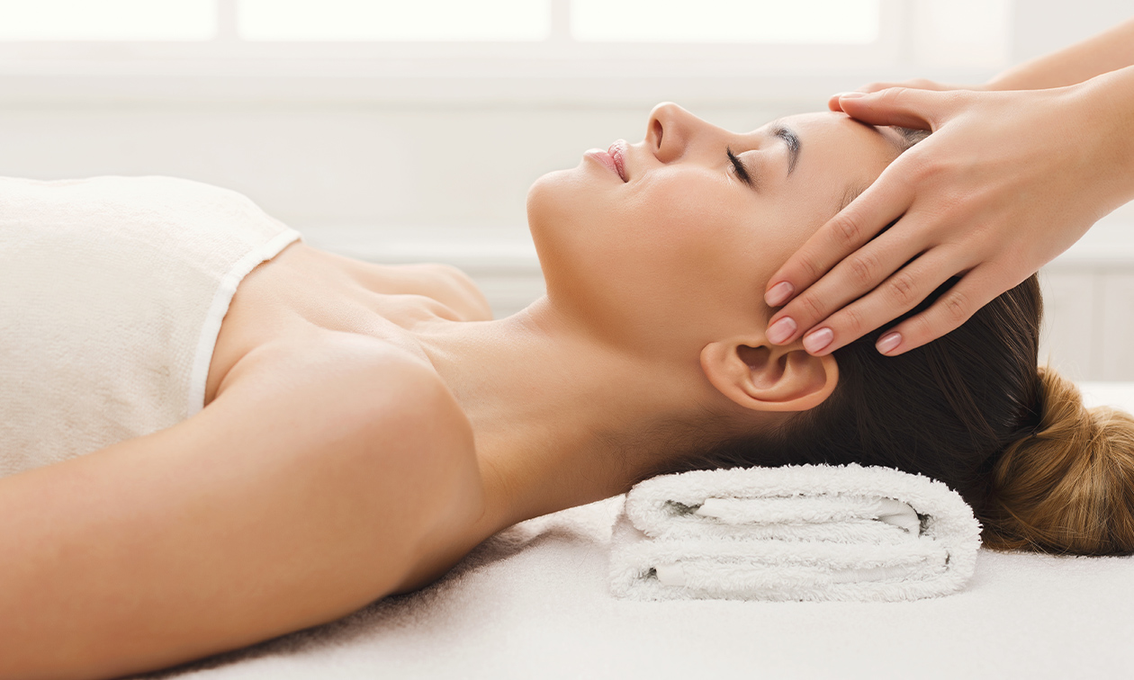 Ohrkerzentherapie oder Hotstone-Massage