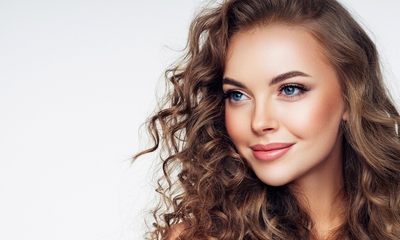 Wimper- of wenkbrauwbehandeling naar keuze