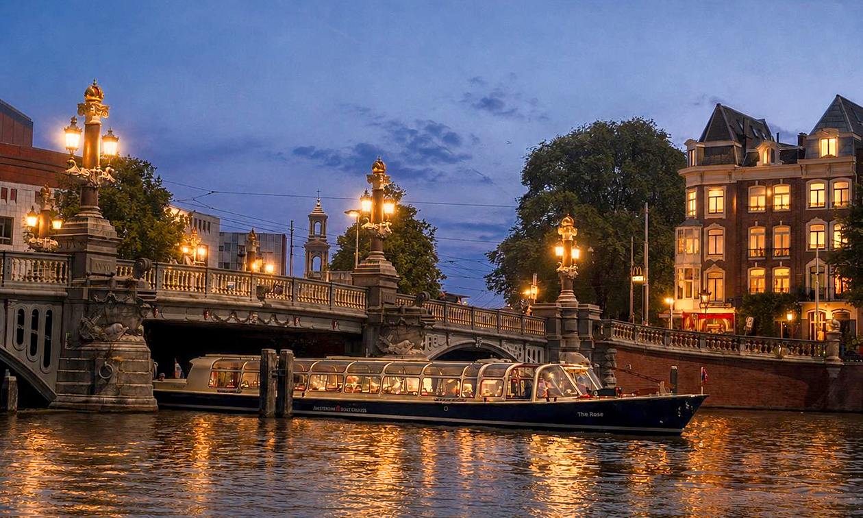 Avondondvaart door Amsterdam