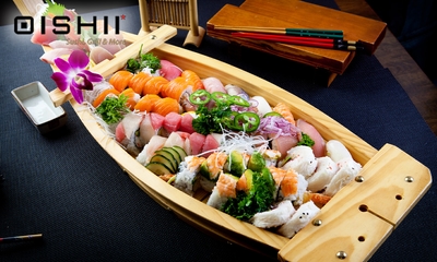 Sushiboot voor 2 personen (46 stuks) + ebi tempura voor afhaal of dine-in bij Oishii