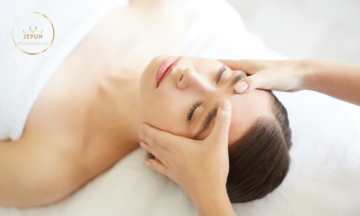 Anti-stressmasssage (65 min) of gelaatsverzorging (60 min)
