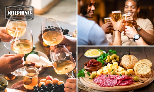 High wine, beer of cocktail met uitgebreid borrelplateau
