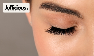 Pose de faux cils ou de vernis semi-permanent près de Charleroi